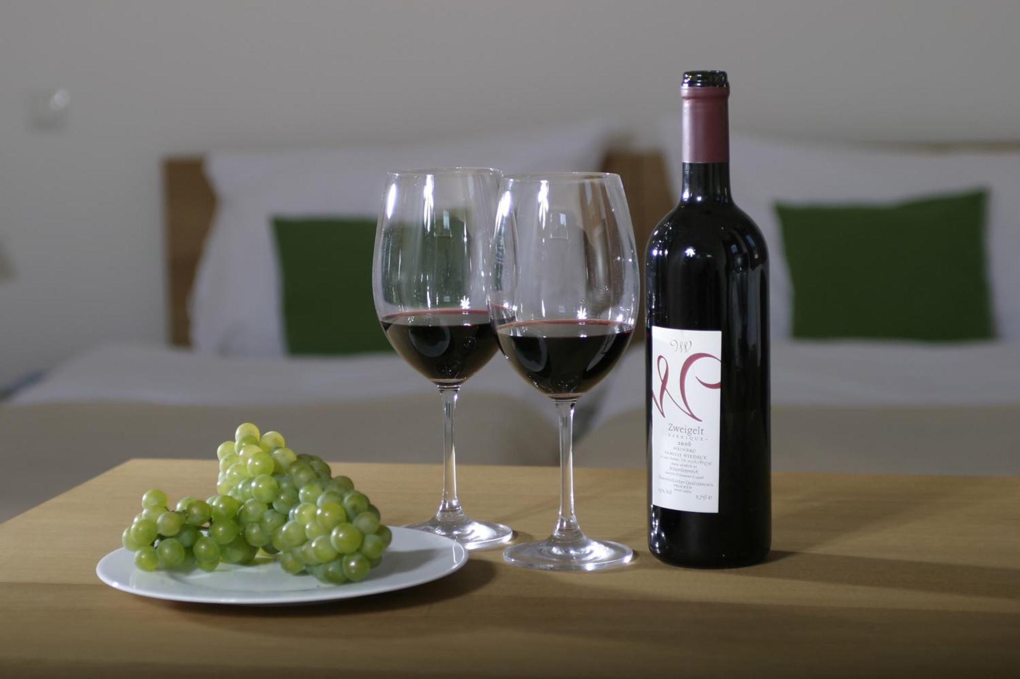 Wein + Bett Wiedeck Stetten Екстер'єр фото